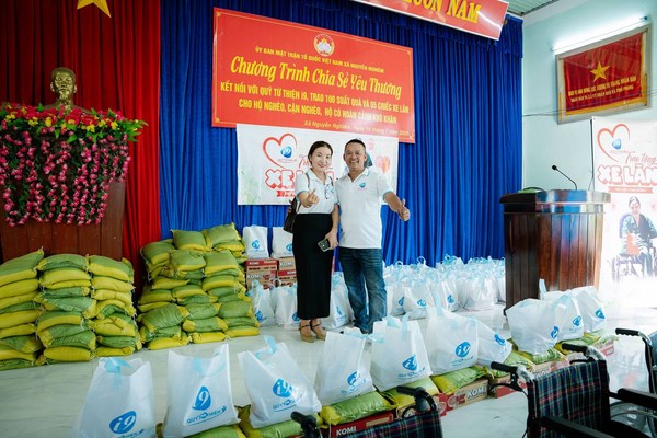 Hình ảnh minh họa việc tìm kiếm sự giúp đỡ chuyên nghiệp, với biểu tượng hỗ trợ và tư vấn.